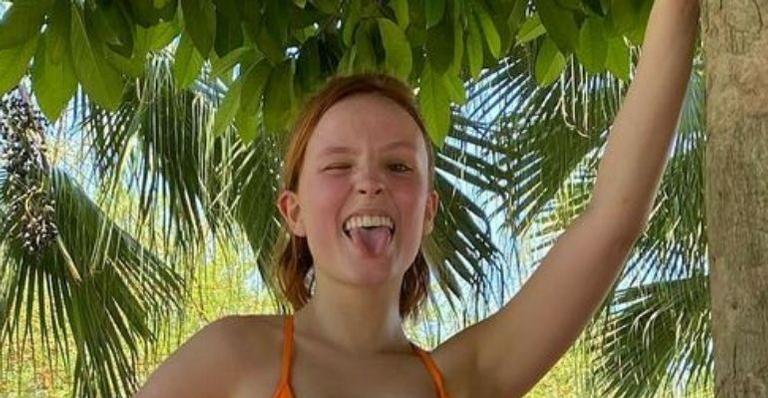 Larissa Manoela ostenta abdômen trincado em clique pós-treino: “Que cinturinha”
