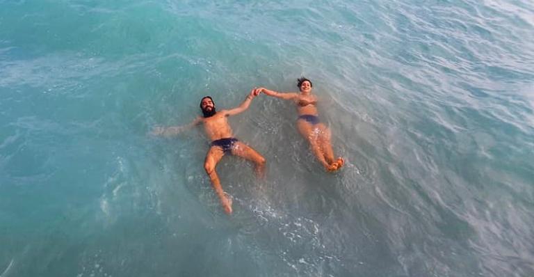 Luisa Arraes e Caio Blat curtem viagem romântica no nordeste brasileiro