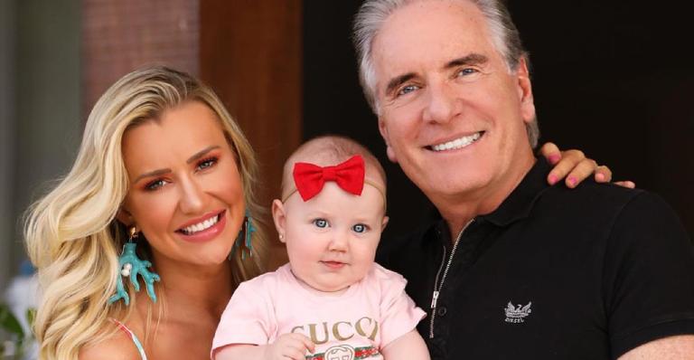 Após dias de viagem, Ana Paula Siebert revela ansiedade para reencontrar a filha