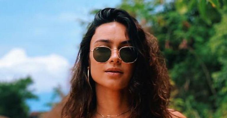 Thaila Ayala aposta em biquíni cavadíssimo e físico impecável deixa web babando: “O corpo, meu pai”