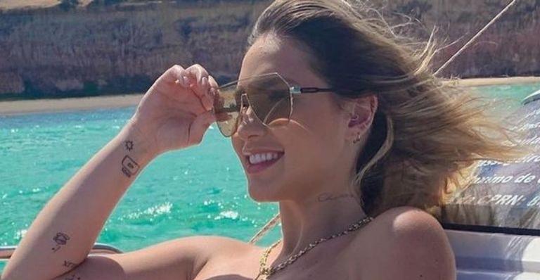 Em viagem luxuosa, Virgínia Fonseca elege biquíni grifado avaliado em R$ 5 mil
