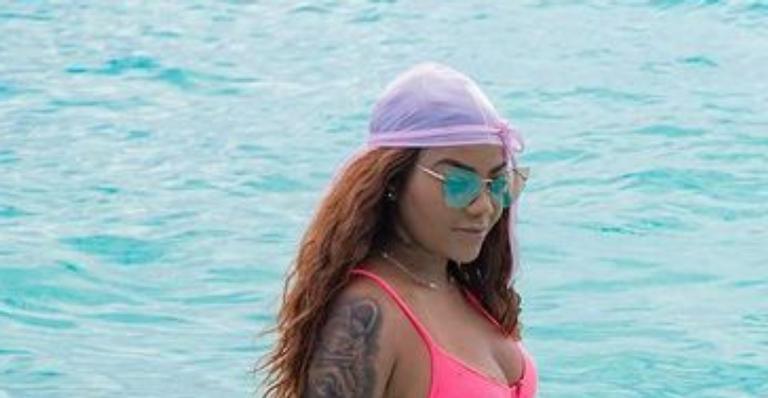 Ludmilla ostenta corpão sarado em novos cliques de biquíni e fãs exaltam: ”A mais gata!”