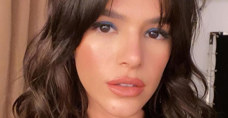 Repaginada! Bruna Marquezine renova o visual e pega fãs de surpresa com novo corte: ”Aprovadíssimo!”