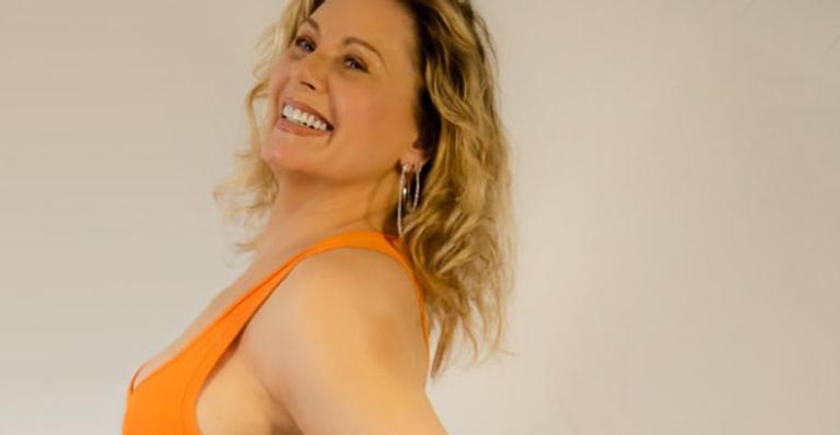 Aos 69 anos, Vera Fischer elege vestido coladíssimo e solta o verbo: “A moça aqui ainda tem um bom corpitcho”