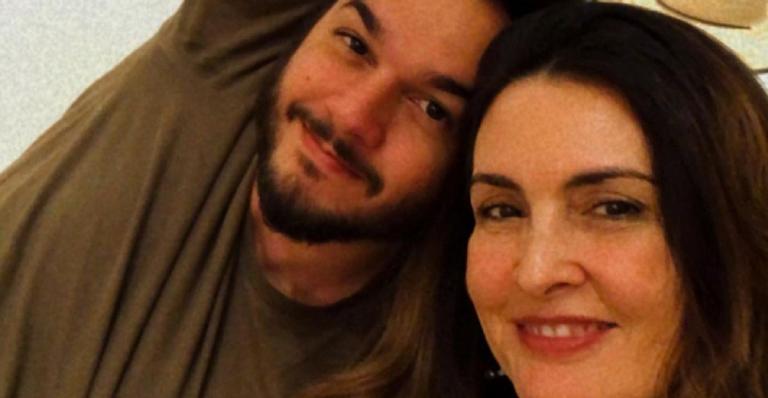 Fátima Bernardes se manifesta pela primeira vez após cirurgia contra câncer e agradece mensagens: ”Gratidão”