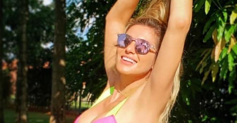 Lívia Andrade deixa internautas sem fôlego e exibe barriguinha magérrima aos 37 anos: ”Perfeição!”