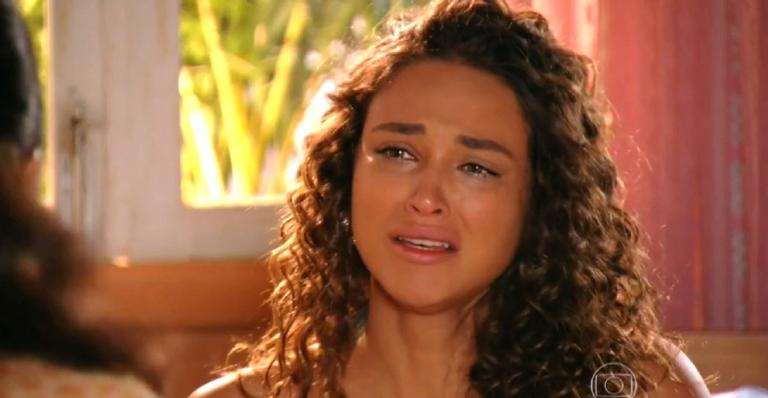 Flor do Caribe: Taís fica em prantos ao ver Mantovani com outra mulher