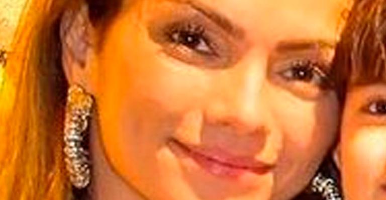 Kelly Key reúne três filhos e marido em clique raro e celebra Dia da Família: “Linda e abençoada”