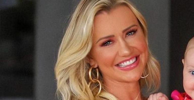 Ana Paula Siebert combina look com a filha e a beleza da herdeira rouba a cena: ”Uma bonequinha!”