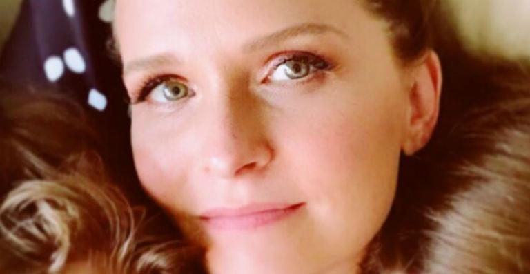 Fernanda Rodrigues dá colo aos filhos e reflete sobre momento difícil: “Temos que ser fortes”