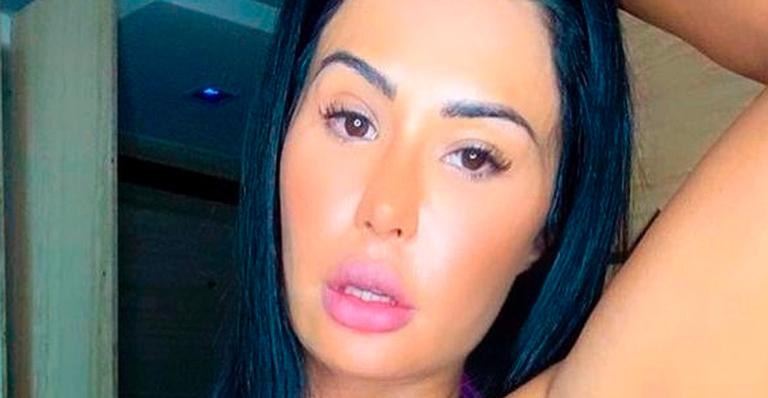 Gatíssima, irmã de Gracyanne Barbosa aposta em look transparente e mostra corpão: “Perfeição”