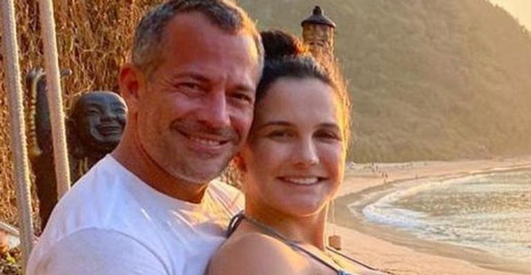 Malvino Salvador mostra rostinho do primeiro filho e já crava: ”Esse nariz tá parecido com o meu”