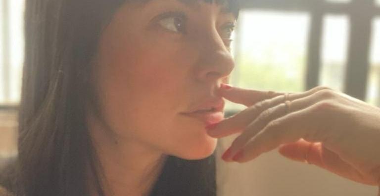 Mudou de visual? Paolla Oliveira surge de franjinha e dispara: ”Não é TBT”