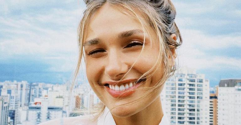 Sasha Meneghel abusa de transparência em look despojado e recebe elogios: ”Perfeita”