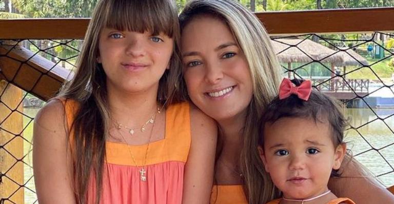 Repaginadas! Ticiane Pinheiro mostra os novos fios das filhas e beleza encanta web: ”Princesas!”