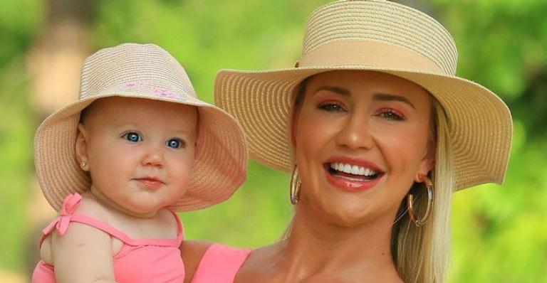 Ana Paula Siebert registra filha sorridente usando vestido florido: “Pode esmagar agora?”