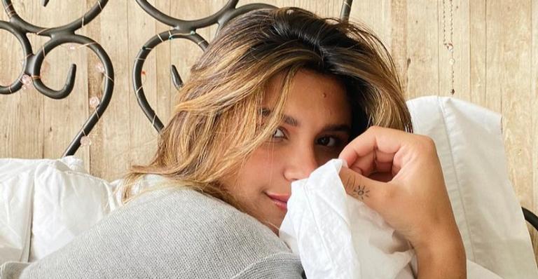 Ousada, filha de Flávia Alessandra deixa parte do bumbum generoso à mostra em clique picante na cama: ”Deusa”