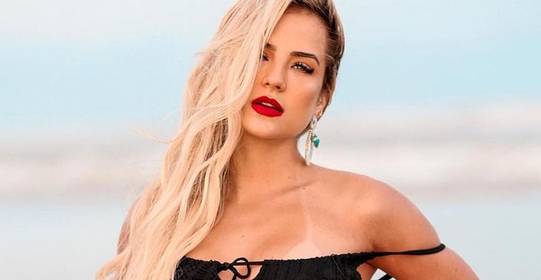 De biquíni cavadíssimo, Gabi Martins comemora chegada aos 24 anos com ensaio picante: “Que seja leve”