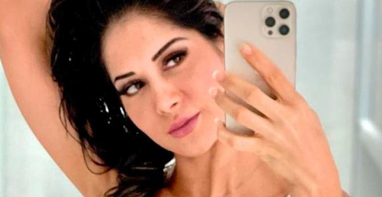 Só de calcinha, Mayra Cardi dá close no bumbum e corpo magérrimo impressiona: “Como pode?”