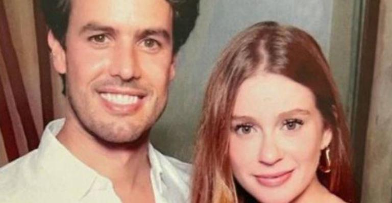 Após rumores de crise no casamento, Marina Ruy Barbosa comparece a evento coladinha no maridão