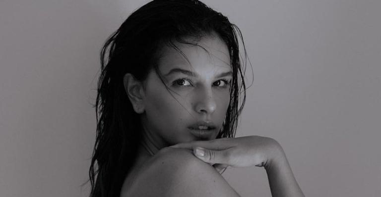 Em momento ousado, Mariana Rios faz topless em novo clique e coleciona elogios
