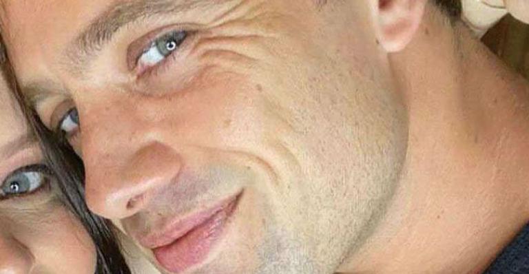 Rafael Cardoso protagoniza cena apaixonante com esposa e celebra: “Hoje é o dia dela”