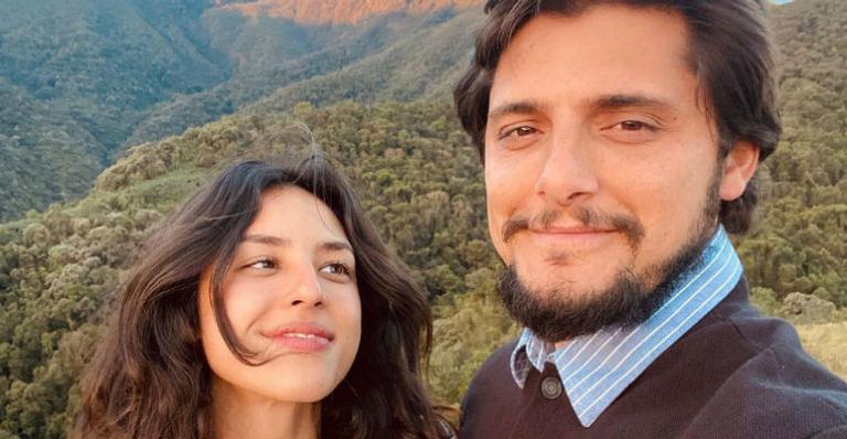 Bruno Gissoni agarra Yanna Lavigne e descansa nos braços da esposa à beira mar: “Que sonho”
