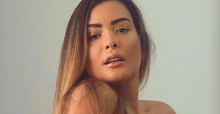 Geisy Arruda dá close no bumbum em espelho e faz calcinha sumir: “Obra de arte”