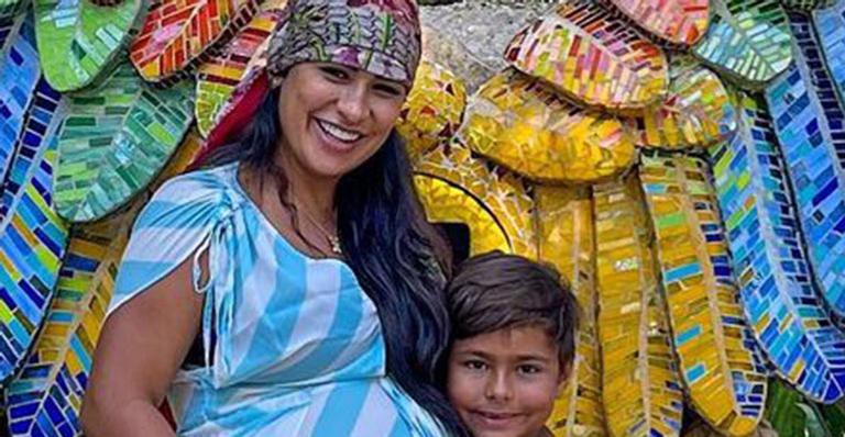 Simone exibe o barrigão e faz desabafo misterioso nas redes sociais: “Preciso olhar para o que realmente importa”
