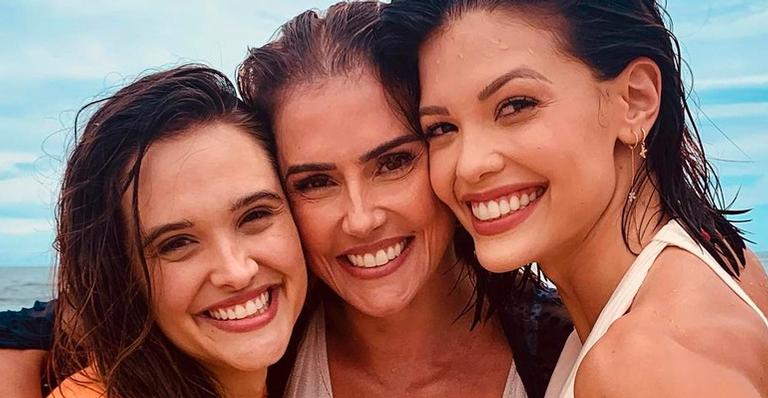 Vitória Strada publica foto do fim de ‘Salve-se Quem Puder’ e se despede: “Formamos uma família”