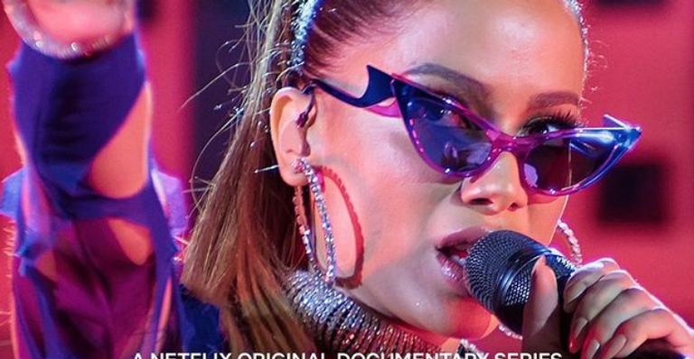 Após fãs entrar na casa de Anitta sem autorização, cantora desabafa: ”Sou um ser humano normal”