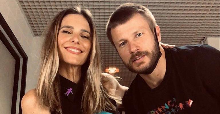 Rodrigo Hilbert choca a web ao relembrar foto antiga com Fernanda Lima: “Quase 20 anos”