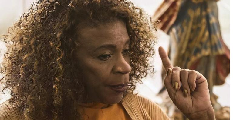Zezé Motta faz relato tocante e revela que testou positivo para Covid-19: “Um dos anos mais difíceis da vida”