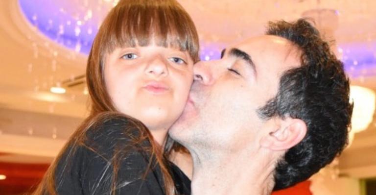 César Tralli faz declaração apaixonante para a enteada, Rafa Justus, e emociona fãs: “Felicidade em ser seu ‘paidrasto'”