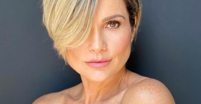 Flávia Alessandra derruba roupão até o limite e leva seguidores à loucura: ”Mulher perfeita”