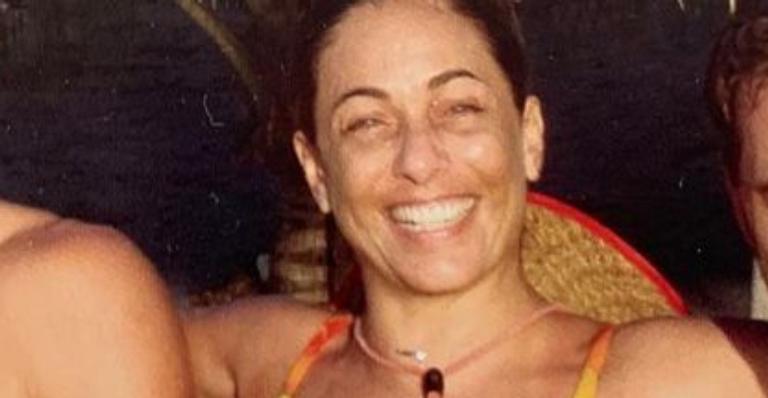 Em clima natalino, Cissa Guimarães mostra clique raro do falecido filho ao lado dos irmãos e emociona: ”Família linda!”