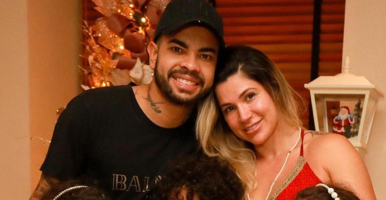 Em raro clique, Dani Souza reúne os três filhos com Dentinho em momento mágico e surpreende fãs: ”Como cresceram!”