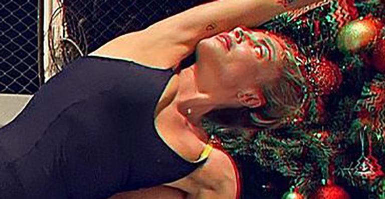 Grazi Massafera dá show de flexibilidade em pose de ioga e surpreende a web: “Elasticidade que fala”