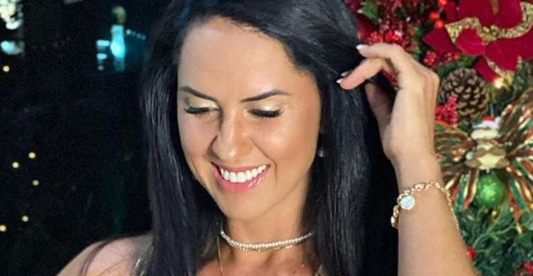 Sexy em ser vulgar, noiva de Zezé di Camargo elege vestido com decotaço para Natal em família: “Arrasou na escolha”