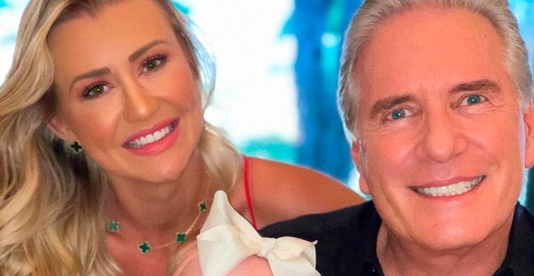 Ana Paula Siebert flagra Vicky sorridente ao andar de motinho e derrete corações: “Como passa rápido”