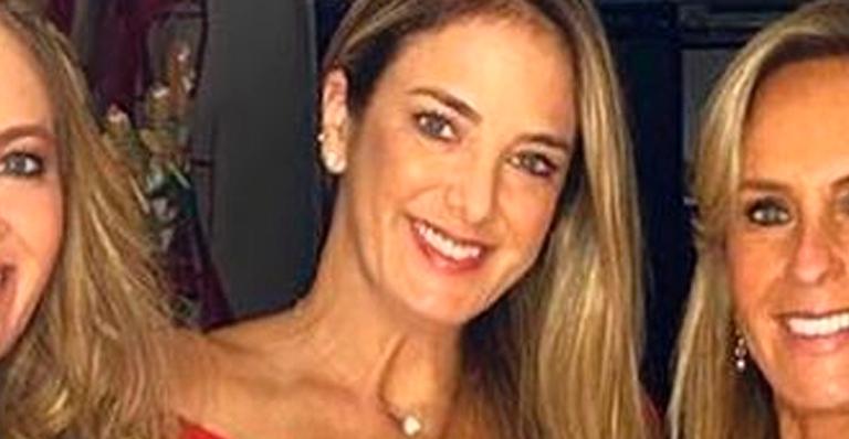 Ticiane Pinheiro combina look com mãe, irmã e sobrinha e ostenta beleza da família: “Musas”