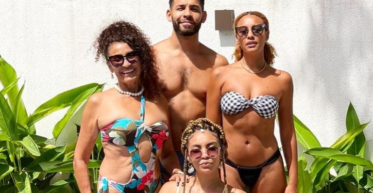 Sheron Menezzes reúne família em momento raro para clique especial: ”Que genética”