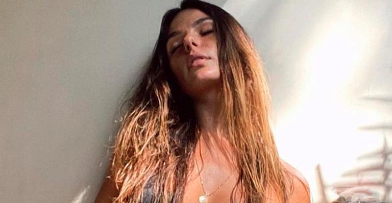 Isis Valverde mostra corpão com biquíni fio-dental e puxa cordinha até o limite: “Perfeita”