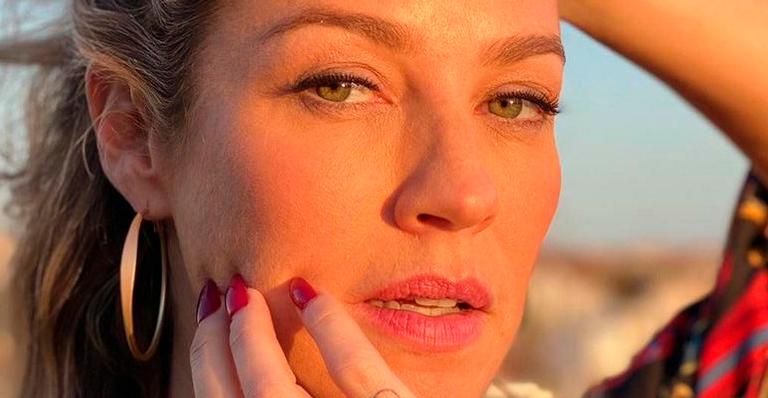 Luana Piovani posa em clique sensual para namorado misterioso e fã questiona: “Pra que tanto segredo?”