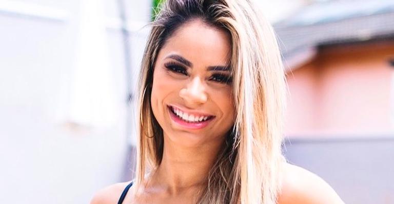 Lexa surge com biquíni cavadíssimo e exibe barriga sarada e cinturinha PP ao sol: “Deusa”