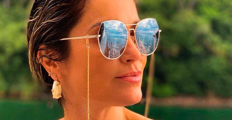 Aos 46 anos, Flávia Alessandra posa com maiô cavado e mostra virilha sarada: “Surra de beleza”