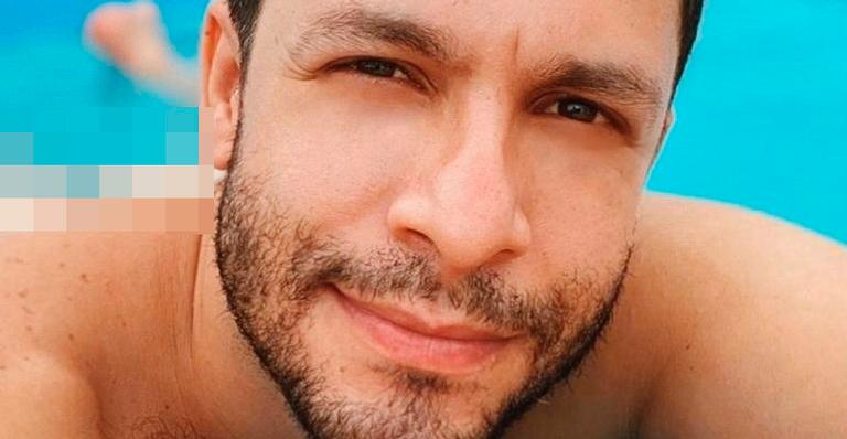Rainer Cadete tira a sunga e aparece peladão em foto explícita na piscina: “Biscoitando”