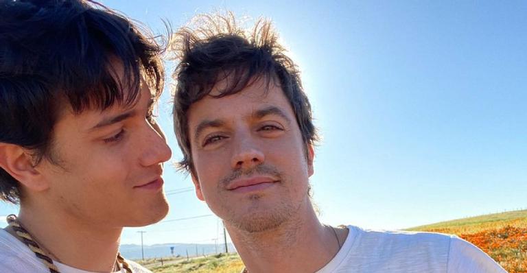 Irmão de Luciano Huck se declara ao marido em clique raro: ”Meu companheiro de vida”