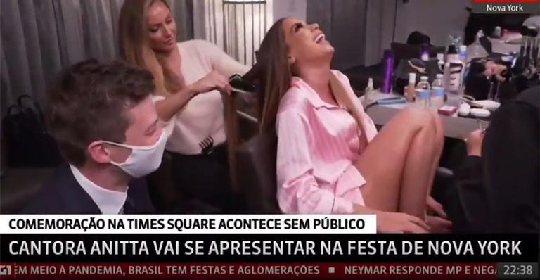 Anitta explica gargalhada ao vivo na GloboNews e nega que estava bêbada: “Pensei em resposta indecente”