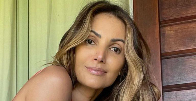 Deslumbrante, Patrícia Poeta deixa pernões em destaque ao usar peça com fenda acentuada: “Linda e atraente mulher”